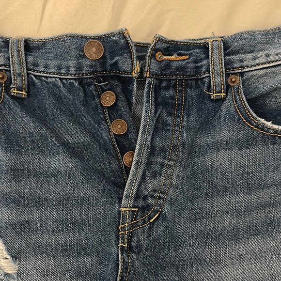 Urban Outfitters Light Blue Distressed Jean Shorts - Picture 3 of 8